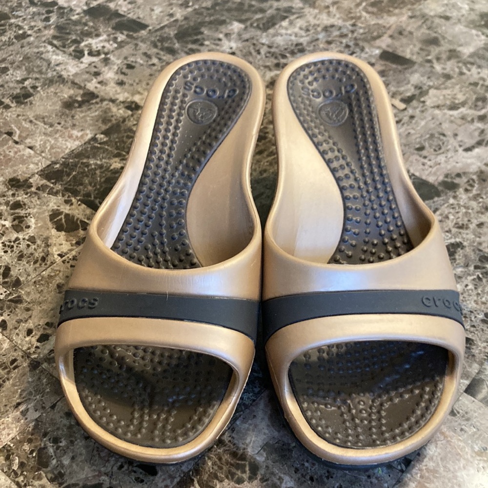 Crocs Sassanian Brown & Tan Slip-on wedge heels sandal - Picture 2 of 3